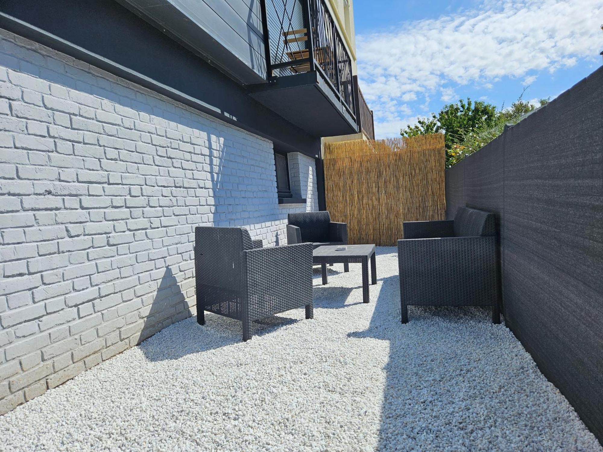 Maison Entiere Proche Plage 圣莱奥纳尔 外观 照片